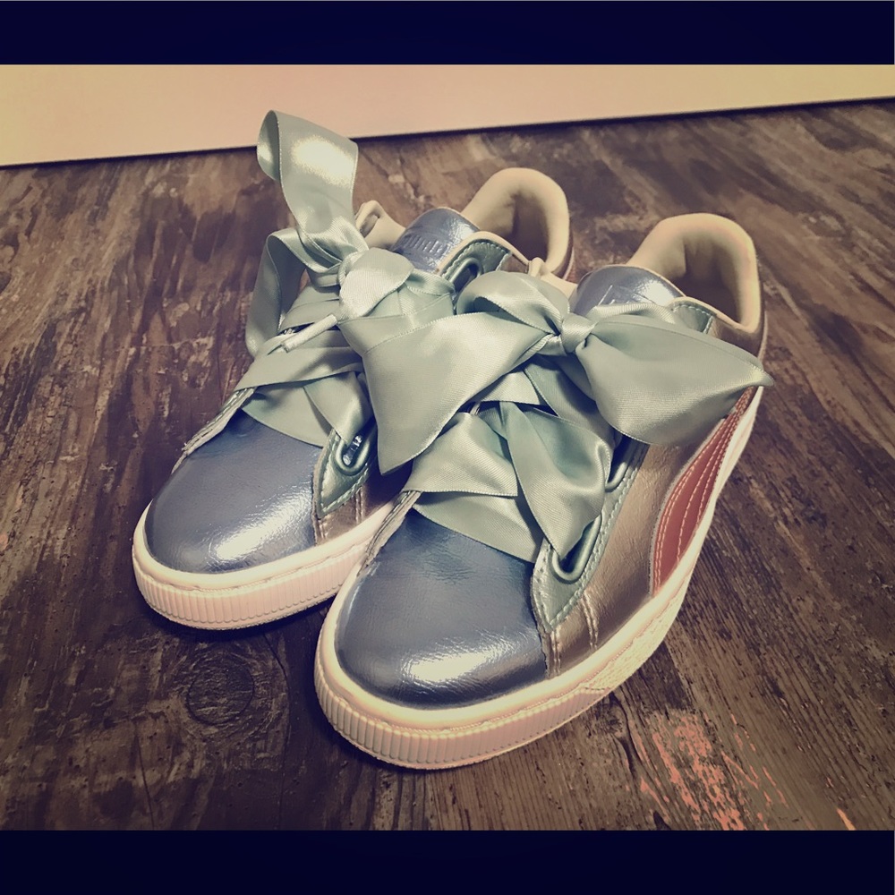 Puma basket heart bauble (rainbow metallic)